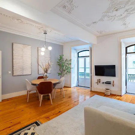 Beautiful In Bairro Alto - Quite Apartman Lisboa